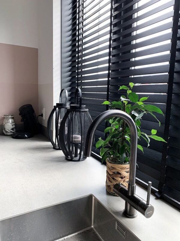 siyah ahşap jaluzi 50mm