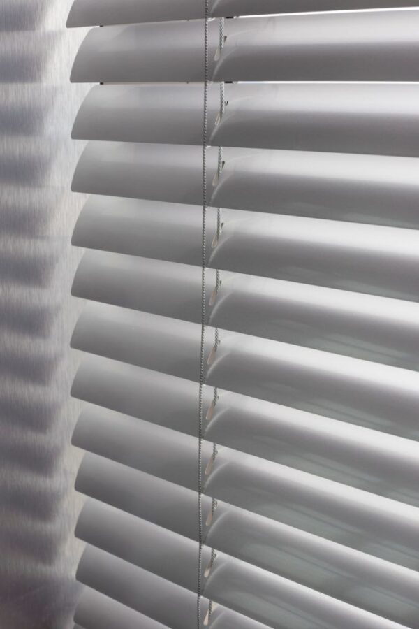 beyaz alüminyum jaluzi perde 25m