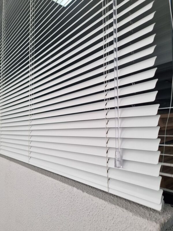 beyaz alüminyum jaluzi perde 25m beyaz alüminyum jaluzi perde 25m