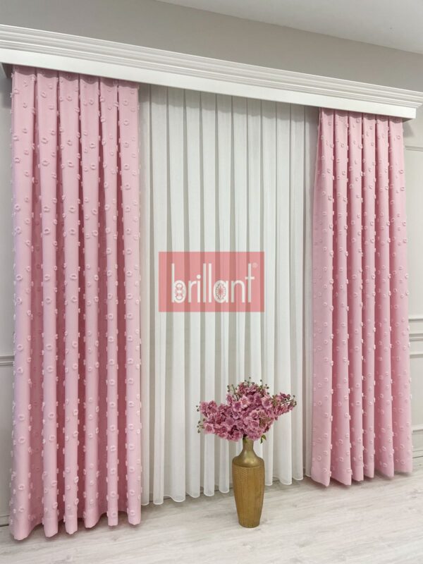 Şeker pembe renk ponponlu pufy fon perde