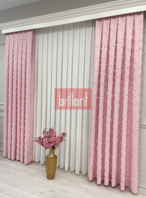 Şeker pembe renk ponponlu pufy fon perde